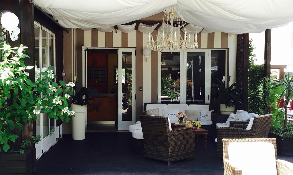 Hotel Helvetia Milano Marittima Exterior photo