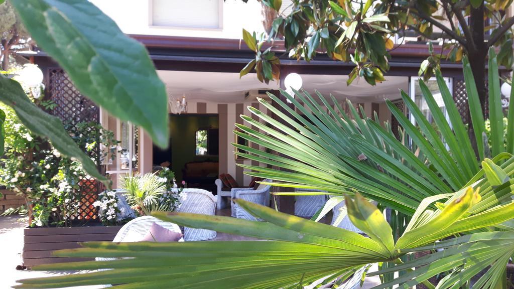 Hotel Helvetia Milano Marittima Exterior photo