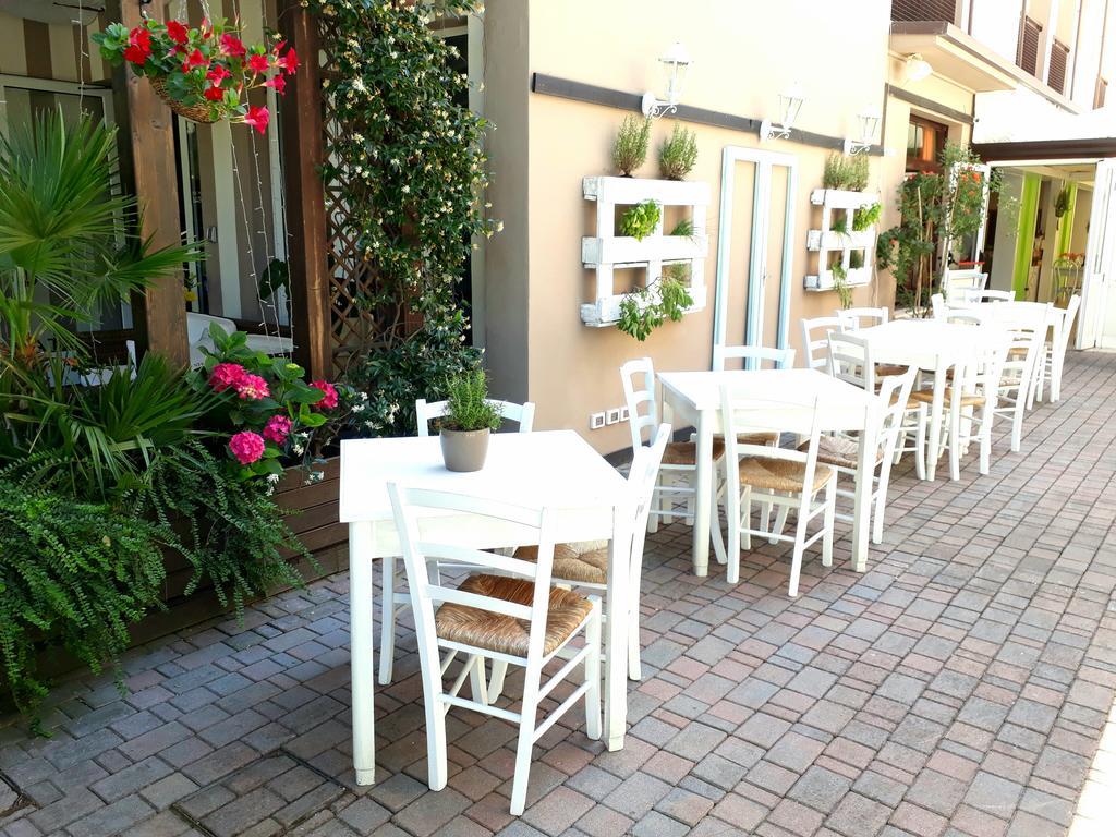 Hotel Helvetia Milano Marittima Exterior photo