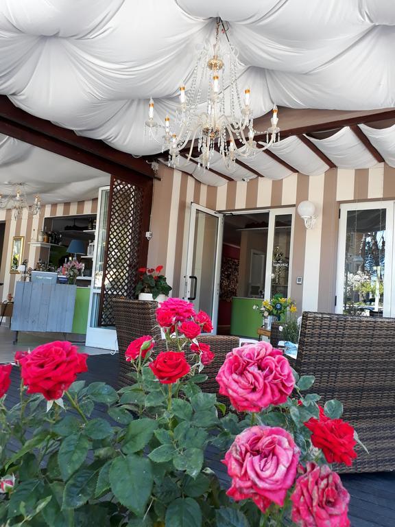 Hotel Helvetia Milano Marittima Exterior photo